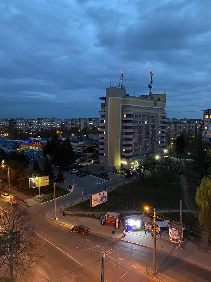 ВІП Апартаменти в районі автовокзалу Ривне Екстериор снимка